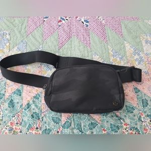 Lululemon athletica belt bag waist 1L